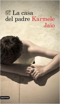 Ha estat un descobriment aquesta novel·la. Ens satisfà especialment perquè són escasses les autores en èuscar que són traduïdes al castellà o al català, Eider Rodríguez ja fou una grata sorpresa. “La casa del padre” fou publicada al País Basc l’any 2008 i ara ens arriba en l’edició de Destino. Relacions familiars, qüestions de gènere, problemes de parella i un llarg etzètera de temes, tractats amb delicadesa i profunditat. La traducció al castellà està feta per la pròpia autora