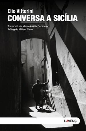 CONVERSA A SICÍLIA | 9788418680687 | VITTORINI, ELIO | Llibreria L'Illa - Llibreria Online de Mollet - Comprar llibres online